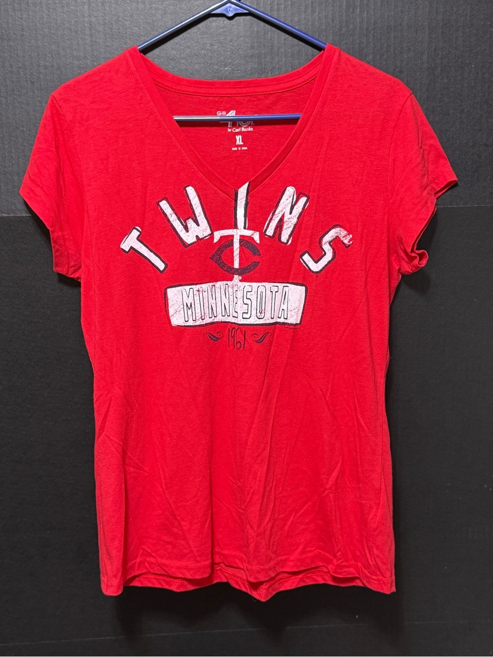 🪎G-III 4Her by Carl Banks Minnesota Twins V-Neck T-Shirt.